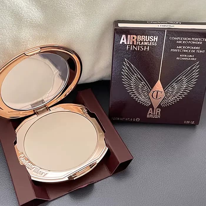 Charlotte Tilbury CT Essence Liquid Foundation, fond de teint liquide lisse, ne se décolle pas facil