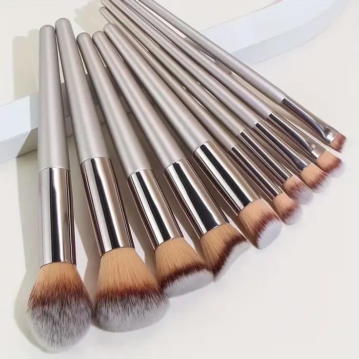 Ensemble de 10 pinceaux or champagne - Poils vegan et sans cruauté, kit complet pour le visage et le