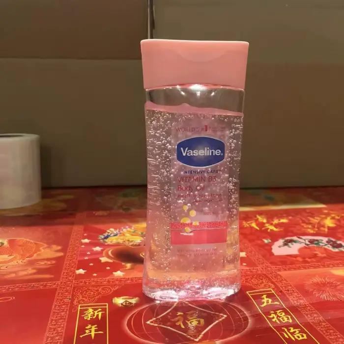Lotion corporelle éclaircissante Vaseline UV Extra avec GLUTA-HYA, vitamine B3 et huile corporelle a