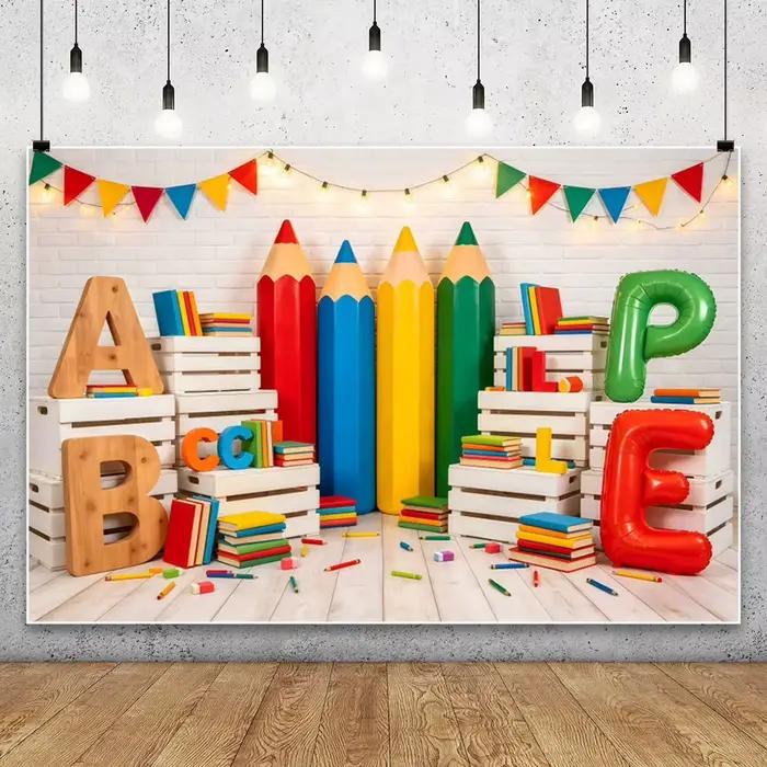 Fond de photographie pour arrière-plan de fête d'enfants, thème tableau noir, bibliothèque, bannière rentrée scolaire, crayons de couleur, décor ABC, portrait