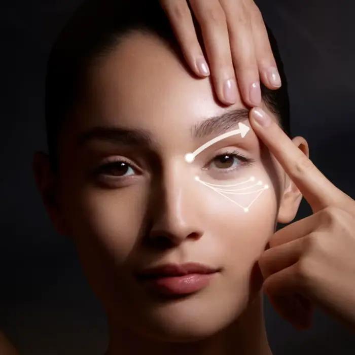 Crème pour les yeux à l'acide hyaluronique or 24 carats