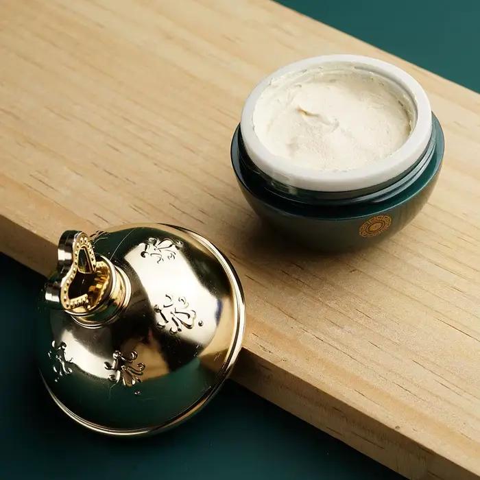 Crème hydratante anti-déformable pour le visage
