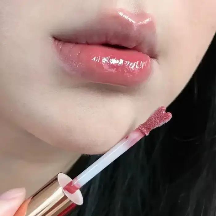 Charlotte Tilbury Collagen Lip Bath Sugar Heart Water Light of Lip Gloss Fini brillant effet miroir Brosse à lèvres en forme de cœur