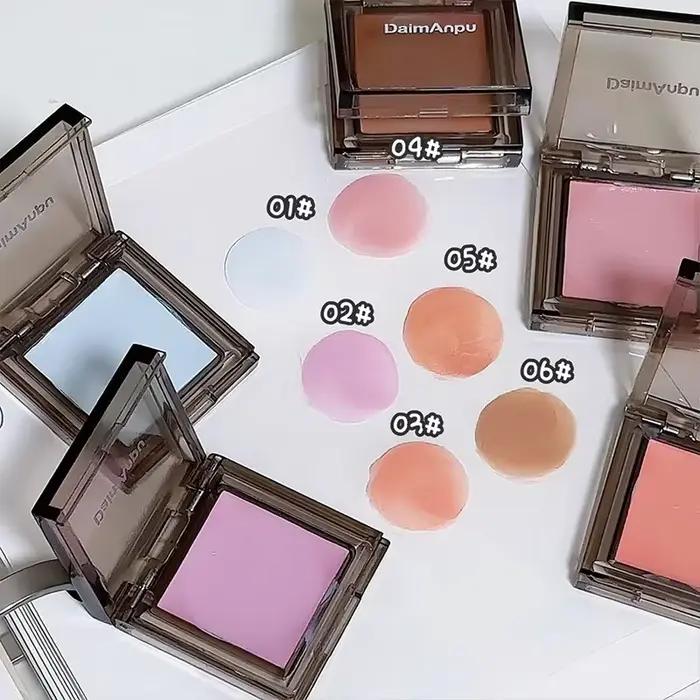 Palette de fards à joues marron