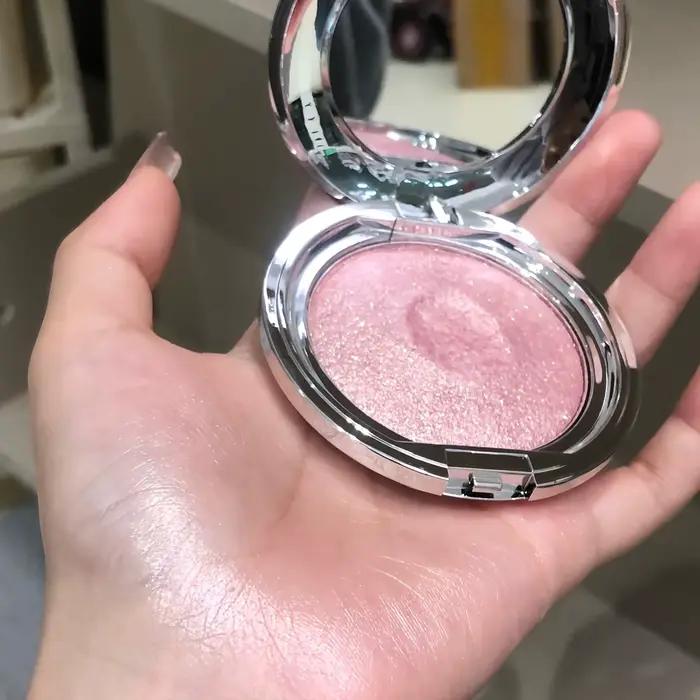 Crème illuminatrice pour le maquillage