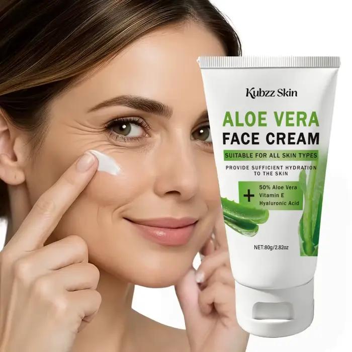 Crème pour le visage à l'aloe vera, avec un parfum élégant à l'aloe vera qui dure longtemps Hydrate en profondeur, éclaircit le teint, adoucit la peau, la rend lisse, souple et élastique. Peut être ut