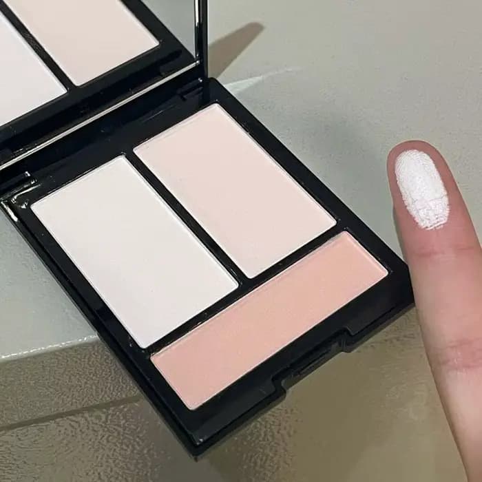 Palette de contour et d'illuminateur 3-en-1 Faiccia