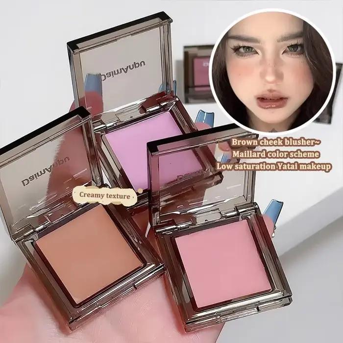 Palette de fards à joues marron