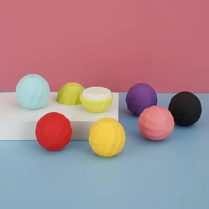 Pot de baume à lèvres en plastique en forme de boule vide