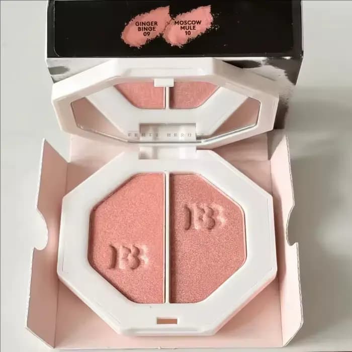 Fenty Beauty – poudre mate portable bicolore
