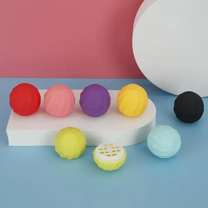 Pot de baume à lèvres en plastique en forme de boule vide
