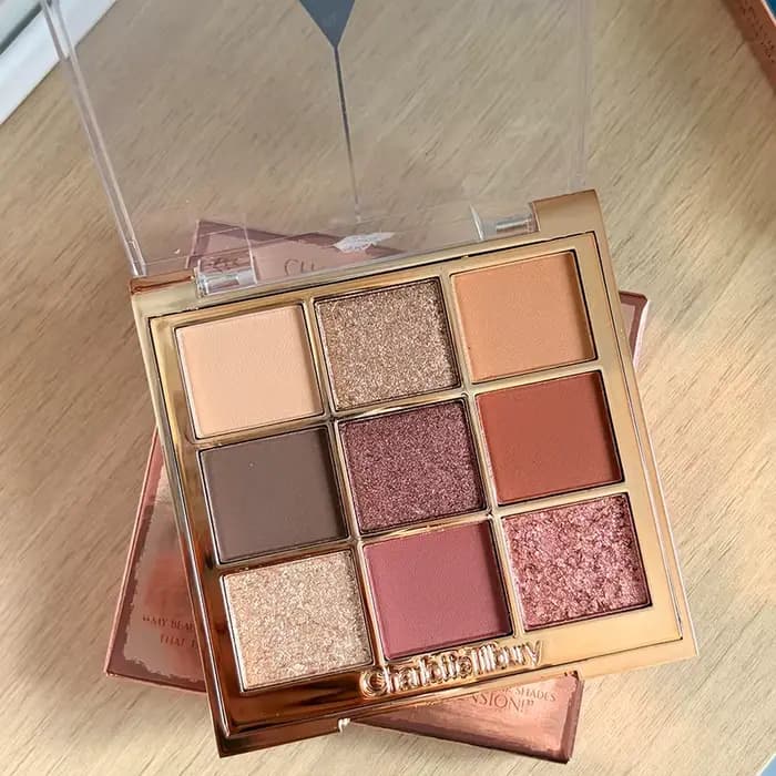 Charlotte Tilbury CT – Poudre compacte haute brillance avec palettes de fards à paupières quatre