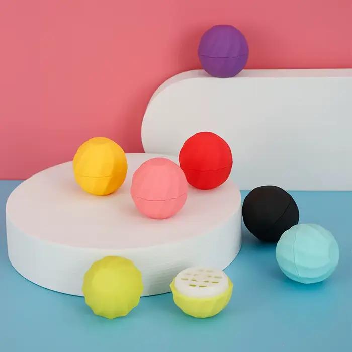 Pot de baume à lèvres en plastique en forme de boule vide