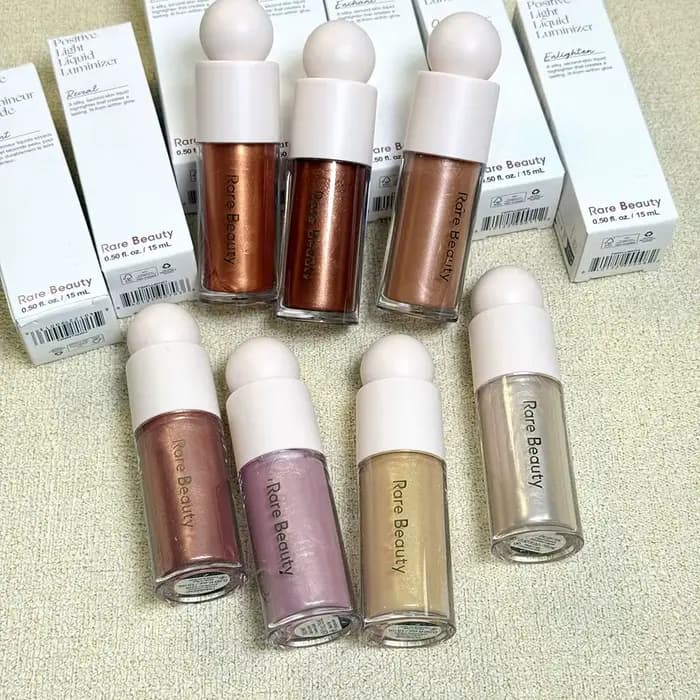 Rare Beauty Light Silky Highlighter