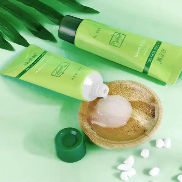 Gel exfoliant pour le visage à l'aloe vera