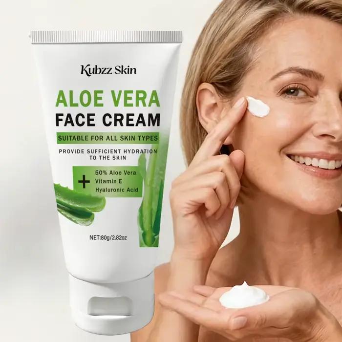 Crème pour le visage à l'aloe vera, avec un parfum élégant à l'aloe vera qui dure longtemps Hydrate en profondeur, éclaircit le teint, adoucit la peau, la rend lisse, souple et élastique. Peut être ut