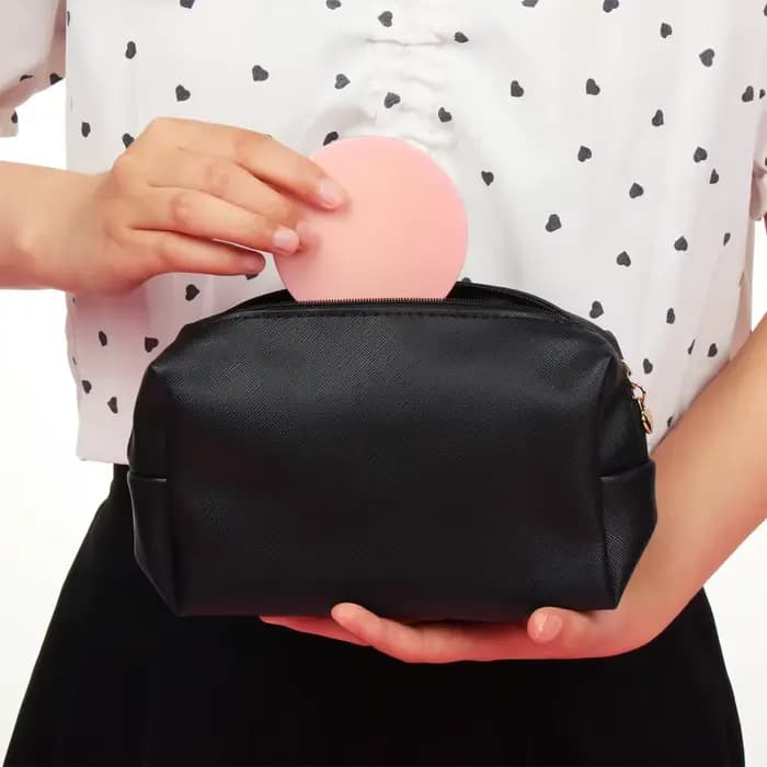 Boîte à poudre portable avec bouffée