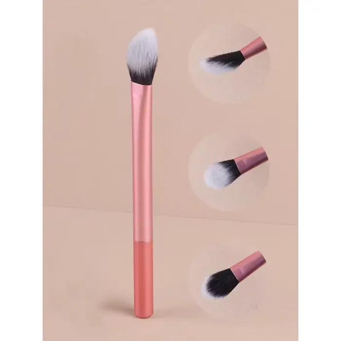 Pinceau de maquillage à blush portable et créatif pour tous les types de peau adapté aux différentes occasions et usages