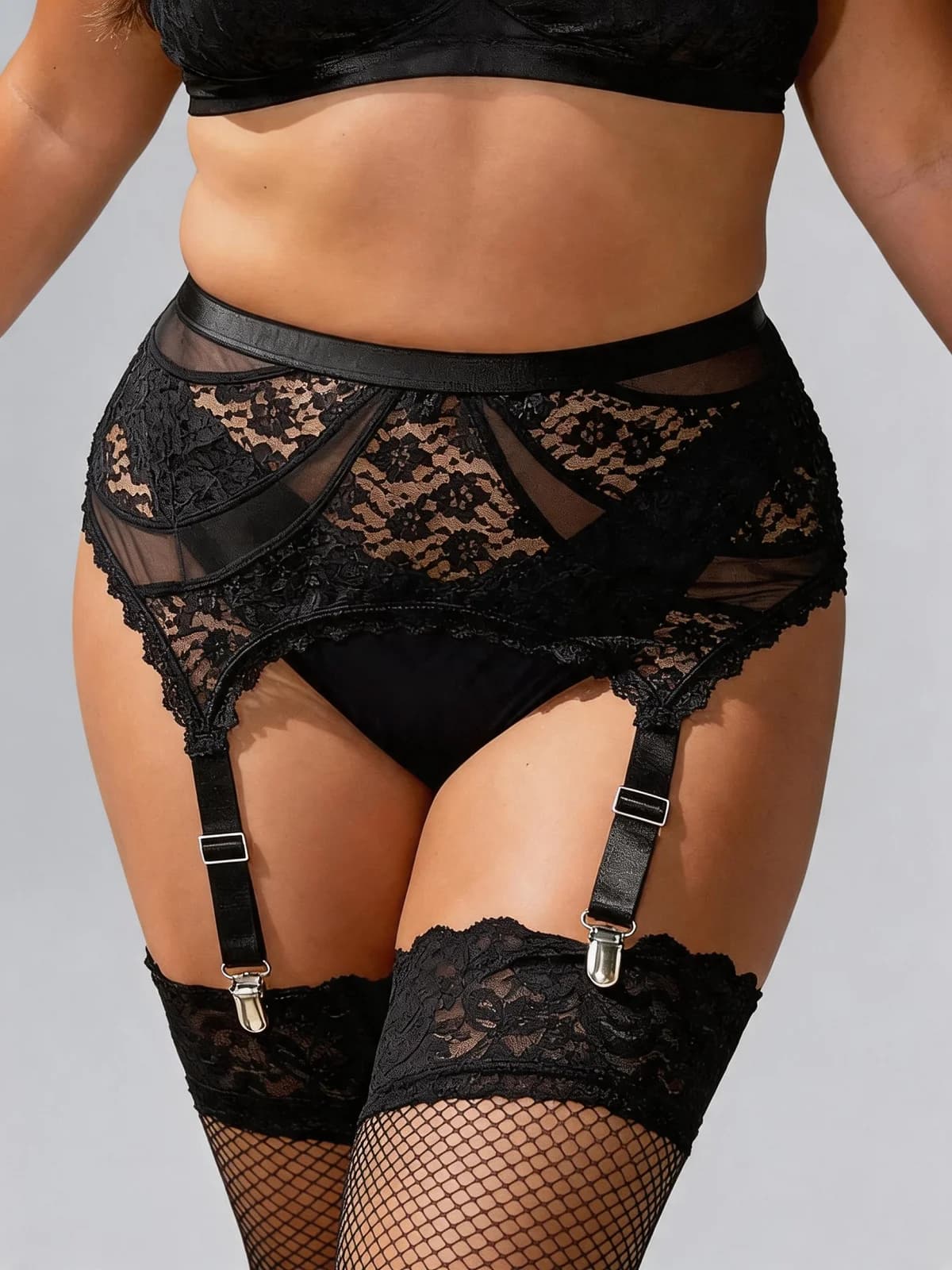 Porte-jarretelles en dentelle noire avec pinces métalliques, bas résille ouvert, lingerie sexy pour