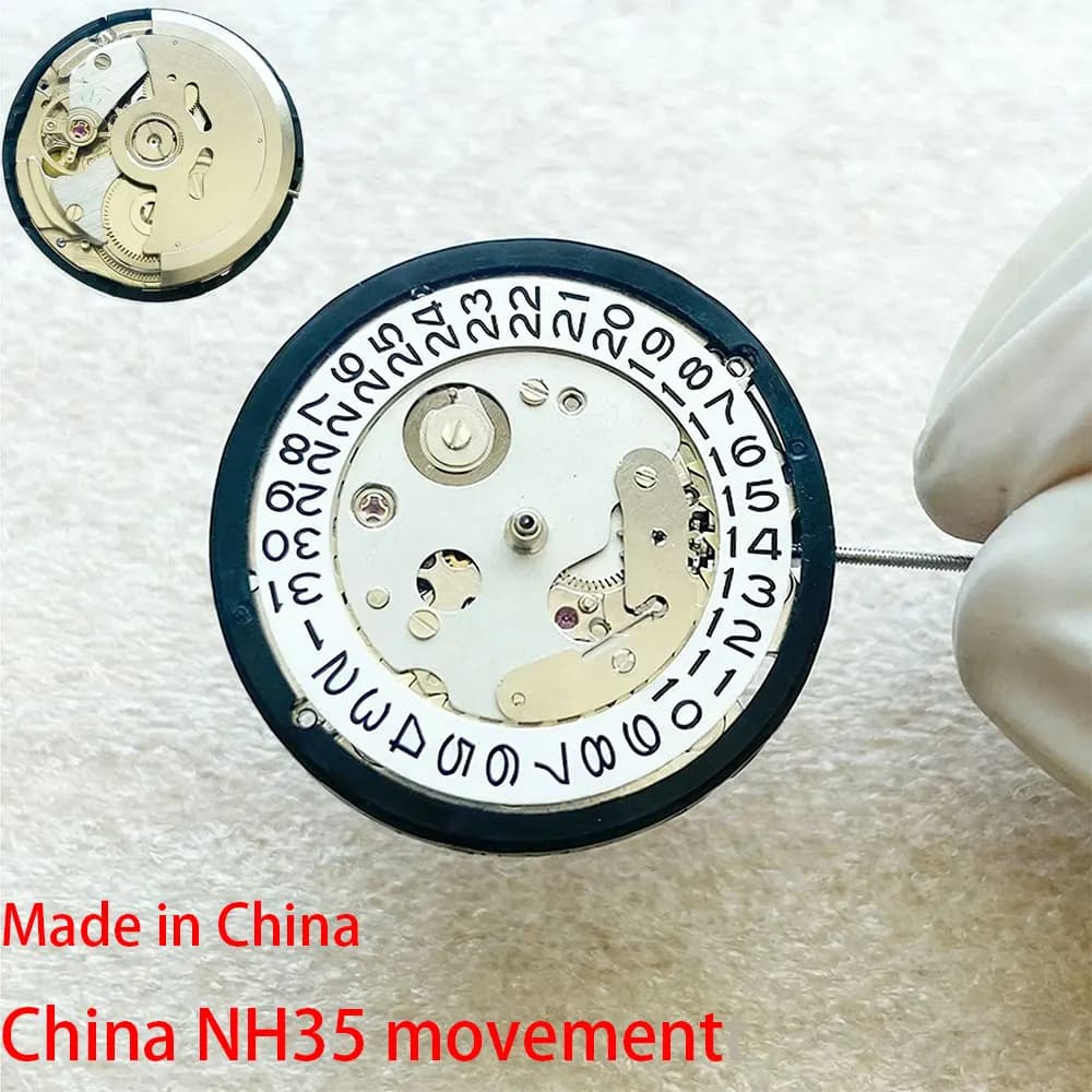 Calendrier noir et blanc à 3 et 6 heures. Le mouvement chinois NH35 peut remplacer les pièces du mou