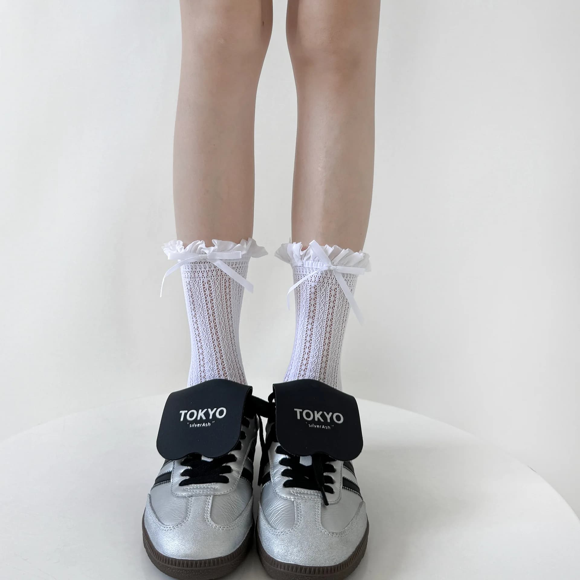 Chaussettes en dentelle fine et respirante en maille mi-mollet pour femme avec bordure en dentelle M