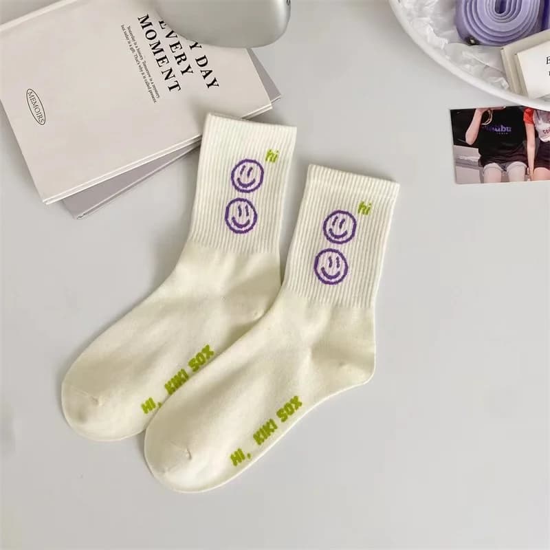 Chaussettes graphiques avec lettres à la mode – Bas athlétiques mi-mollet pour femmes – Designs doux