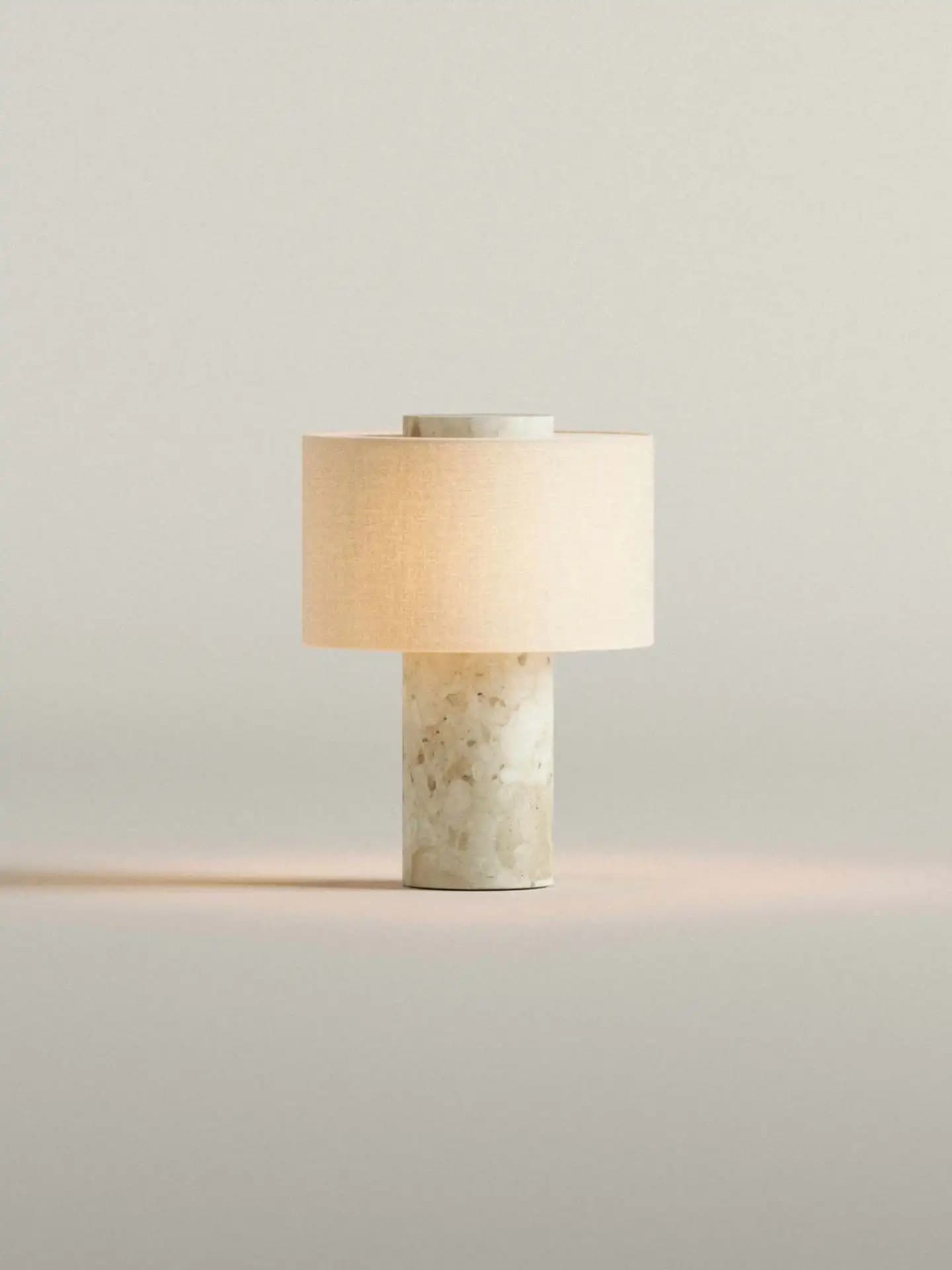 Base en marbre naturel au design moderne pour meubles. Nouvelle décoration de luxe pour salon et cha