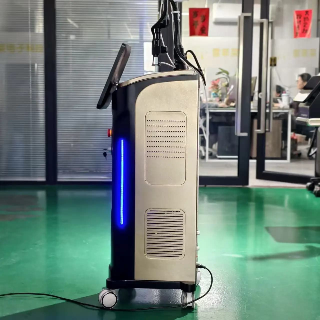 Laser CO2 Fractionnel Vertical pour Rajeunissement Facial