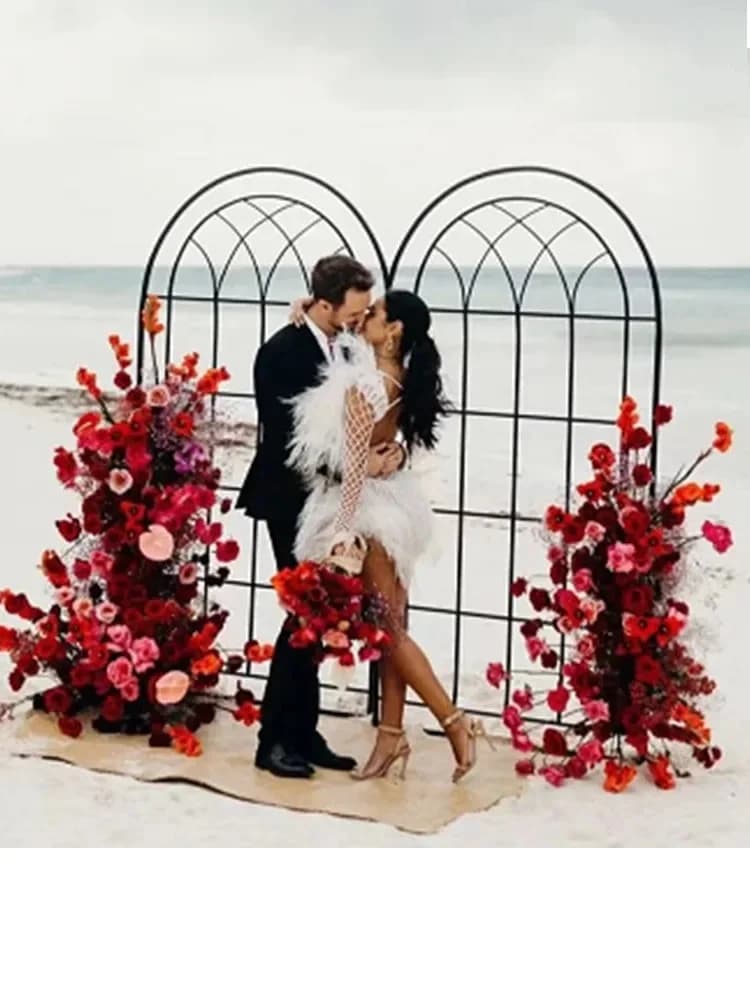 Support de fleurs d'écran d'arc de mariage noir