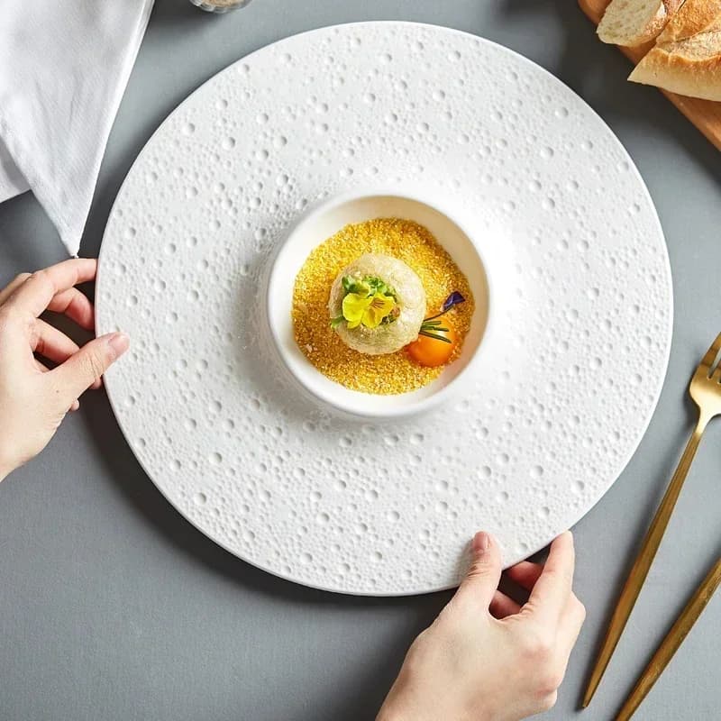 Assiette alimentaire occidentale créative blanche, assiette à Dessert nordique haut de gamme de 10.5 pouces, assiette en céramique de couleur unie, fournitures de table ménagères