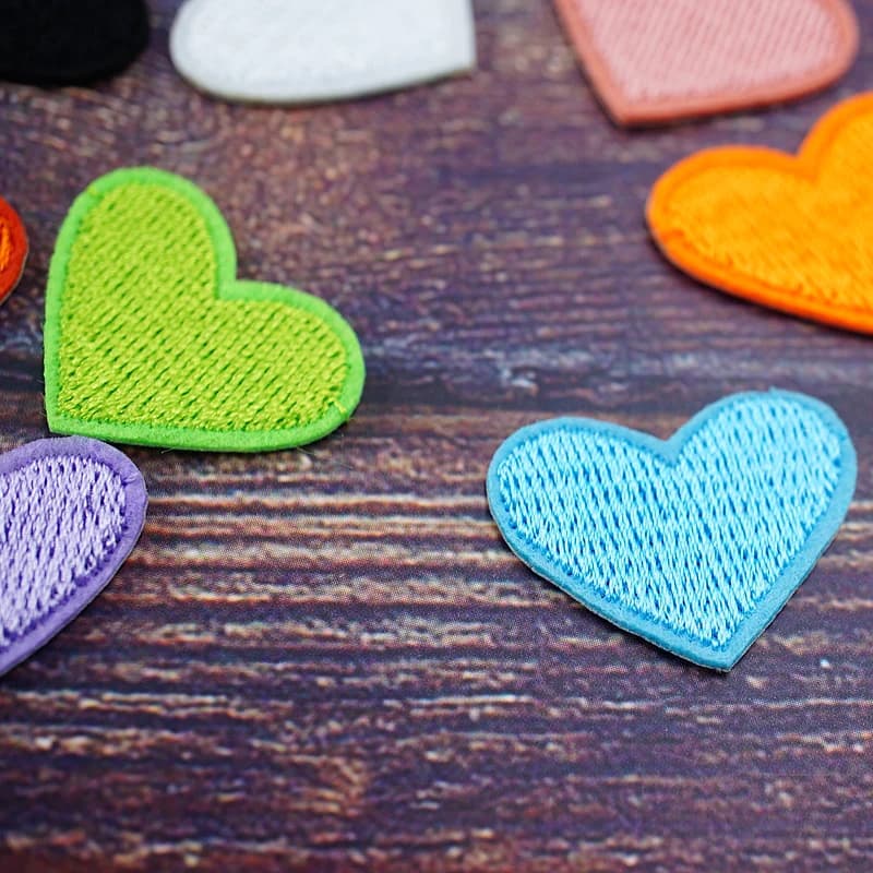 Couleur coeur bleu vert blanc noir bricolage patchs broderie pour T-Shirt fer sur Appliques vêtements jean autocollants Badges Parche