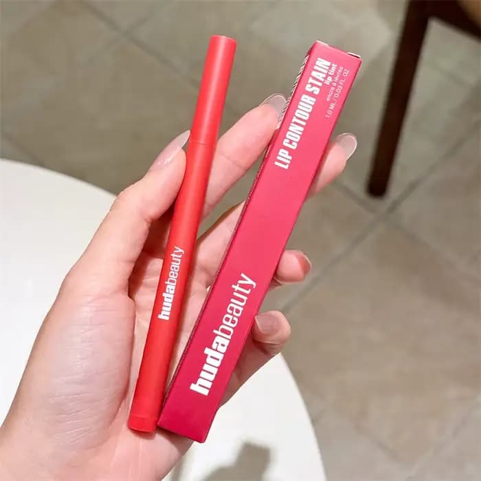 HudaBeauty Faux Filler Gloss à lèvres brillant non collant, Huile à lèvres hydratante transparente e