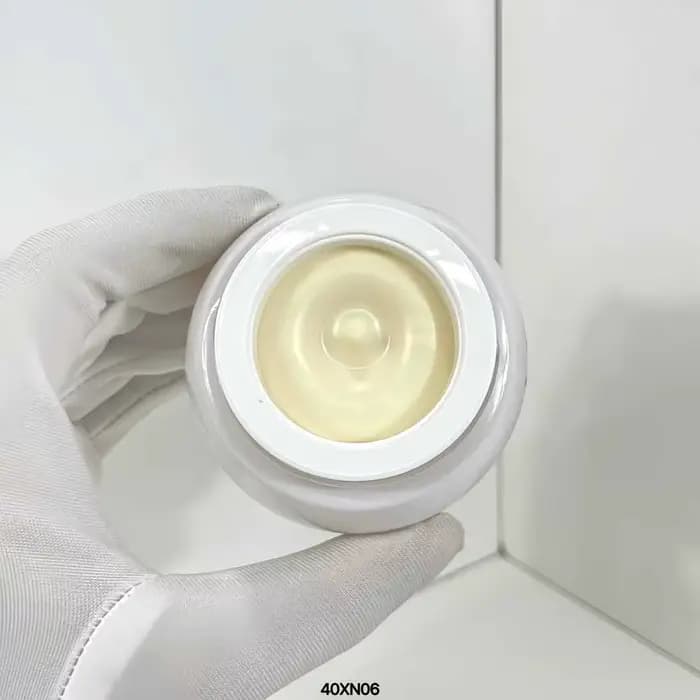 Crème et sérum pour le soin de la peau de marque 50ml