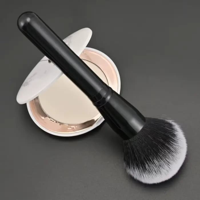 1 grand pinceau de maquillage noir pour poudre libre