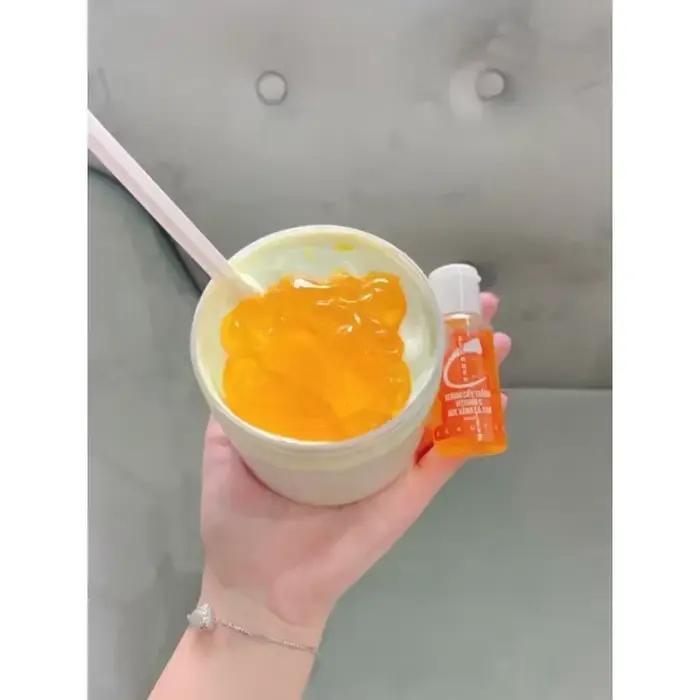 Sérum corporel éclaircissant pour la peau à la vitamine C